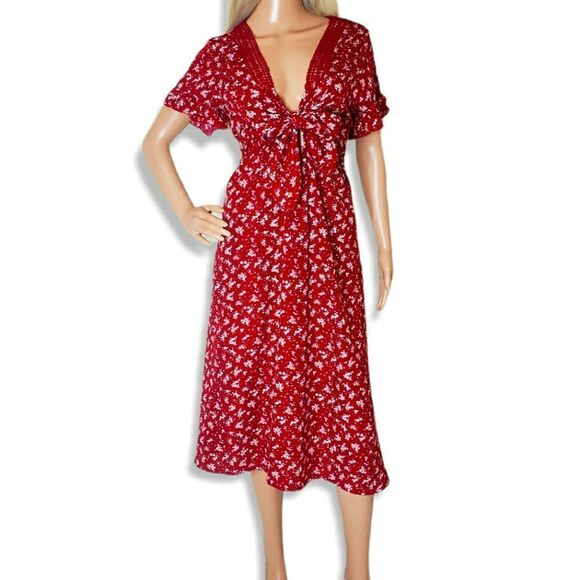 Red Floral Front-Tie Bow Ruffle Sleeved Dress - Picture 4 of 12